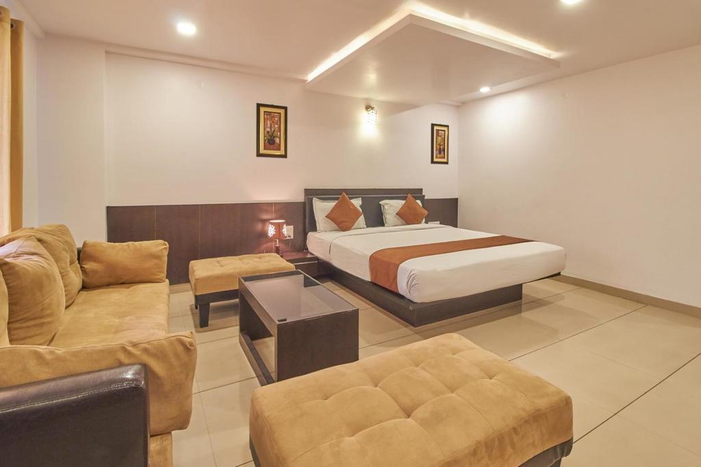 Aavass Inn Paradise Mysuru Zewnętrze zdjęcie